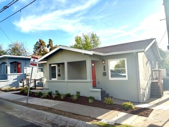 Building Photo - 1204 Willow St