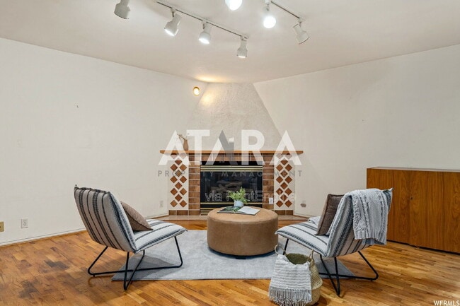 Building Photo - 1577 E Tomahawk Dr