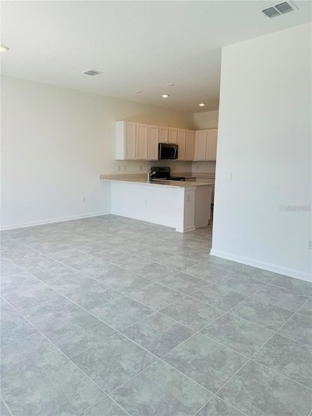 Building Photo - 2452 Skyline Lp