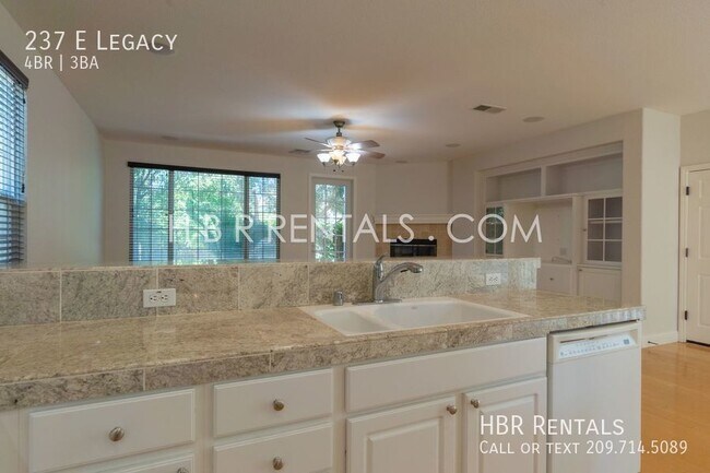 Building Photo - WICKLUND Village 4 Bedroom Home - Gated Dr...