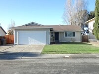 Building Photo - 4 bedroom, 2 bathroom in Suisun City