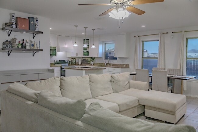 Building Photo - 4305 Alina Dr