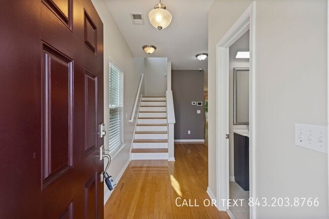 Building Photo - 158 Charlesfort Way