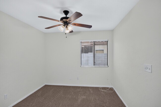 Building Photo - 8998 E Laurie Ann Dr