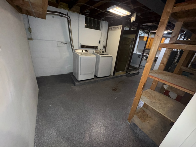 Building Photo - 830 25th St