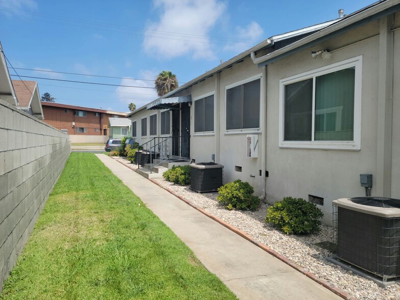 Building Photo - 619 S Grevillea Ave