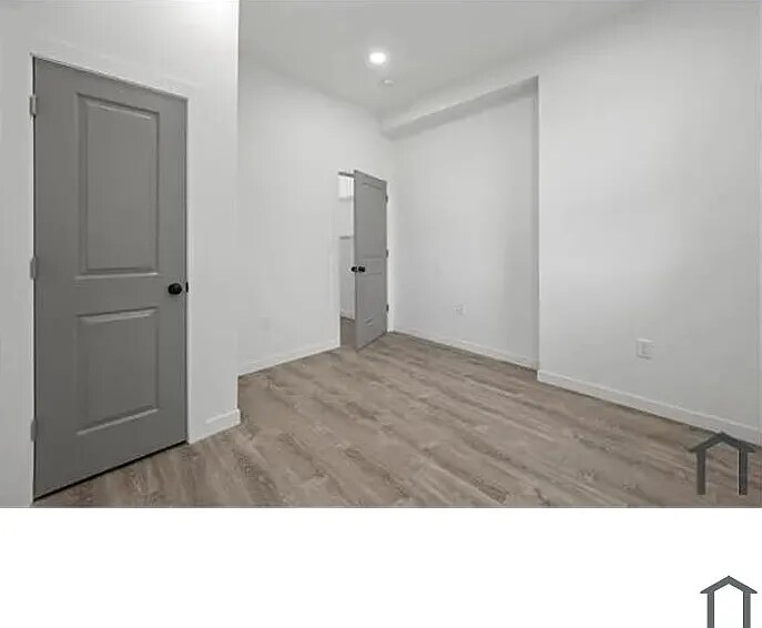 Building Photo - 1237 N 60th St