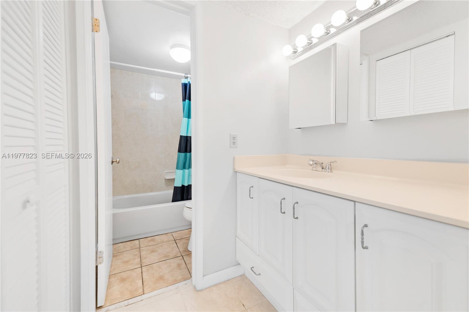 Building Photo - 9140 SW 123rd Ct