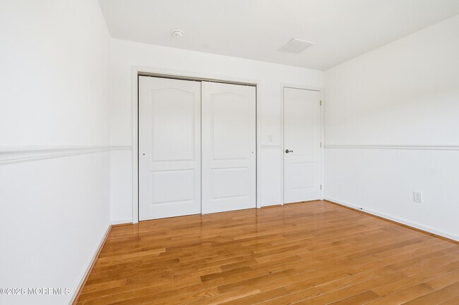 Building Photo - 10 Etty Ct