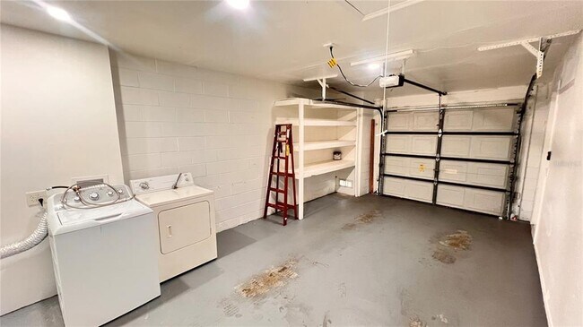 Building Photo - 1184 Calanda Ave