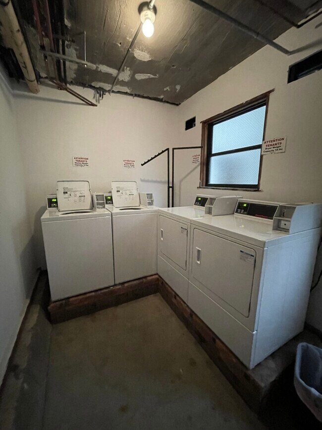 Building Photo - 1225 Bay St