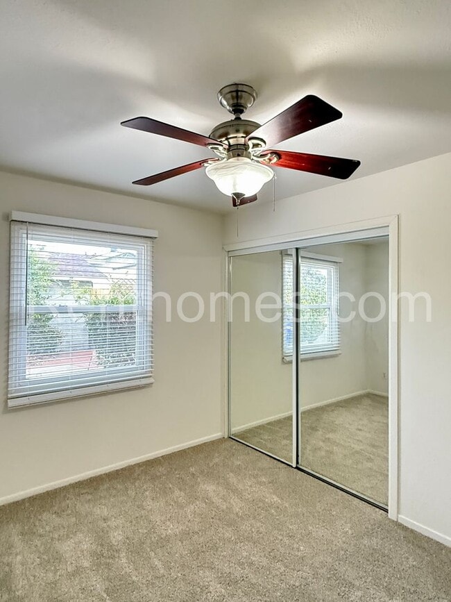 Building Photo - 5281 Constitution Rd