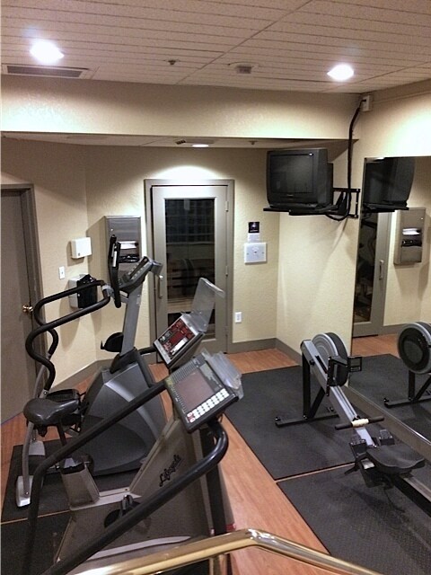 Building Photo - One Bedroom**Parking Included**The BayCrest- A Full Amenity Building**Open House**Sat/Sunday**11-...