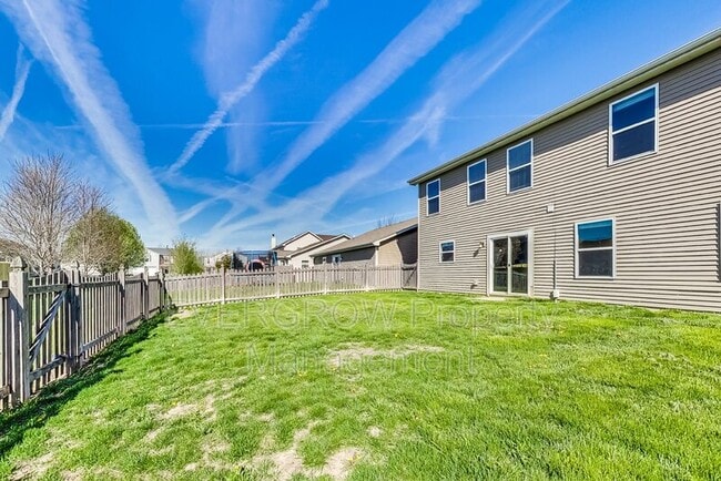 Building Photo - 839 Stonehurst Dr