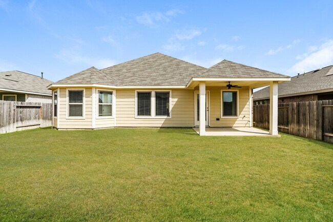 Building Photo - 334 Jewett Meadow Dr