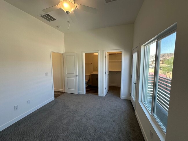 Building Photo - Your Dream Home Awaits: Spacious Summerlin...