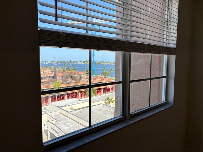 Building Photo - 1801 N Flagler Dr