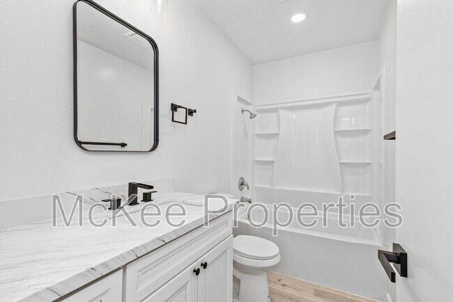 Building Photo - 307 San Elijo St