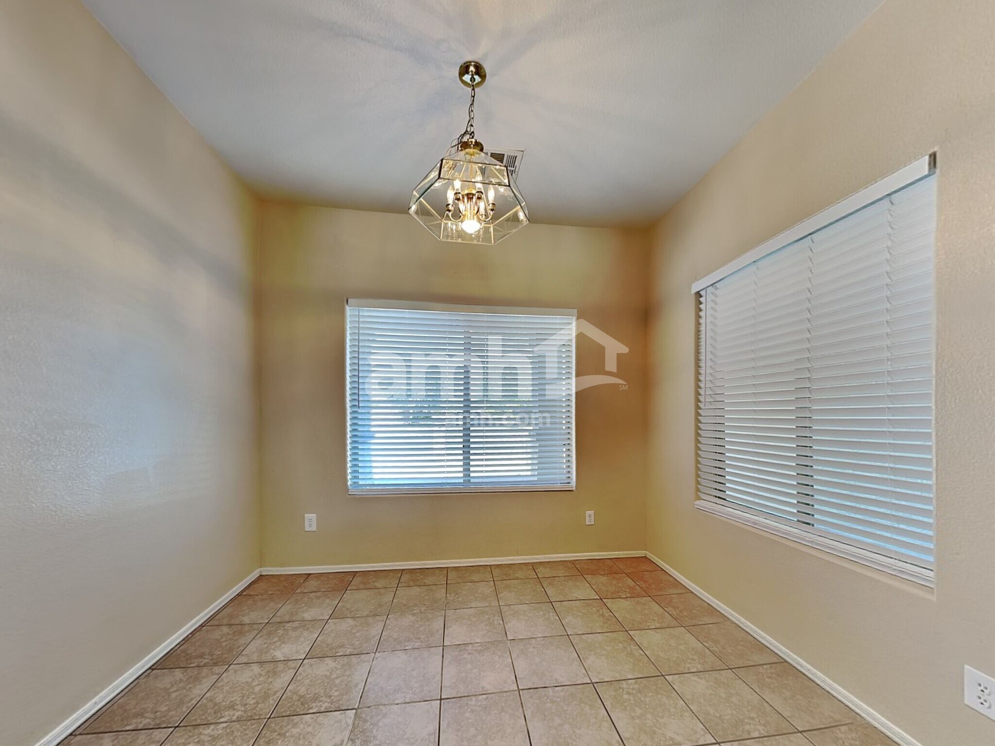 Building Photo - 7201 W Sunderland Ave