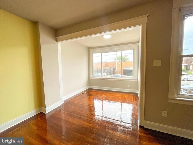 Building Photo - 6818 Wyncote Ave