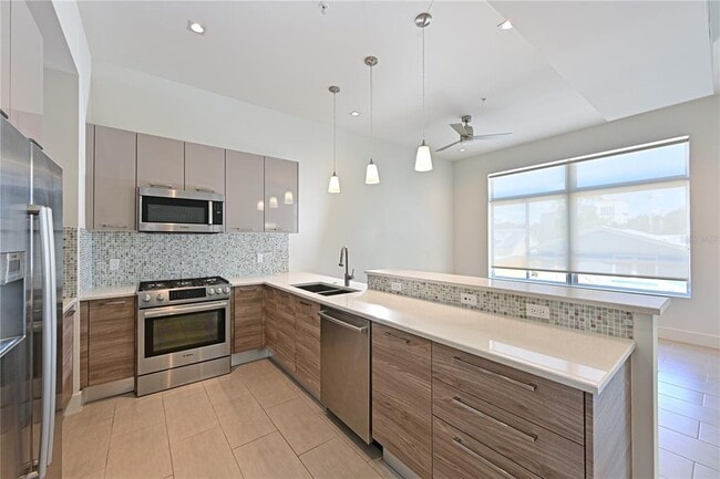 Building Photo - 221 Cosmopolitan Ct