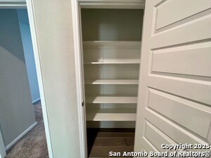 Building Photo - 204 Kinsley Wy