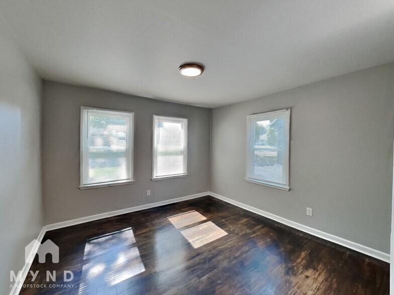 Building Photo - 939 Eastmoor Blvd