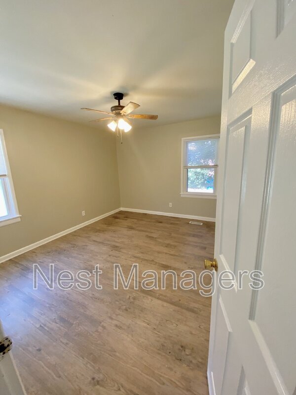 Building Photo - 3808 Hartwell Rd