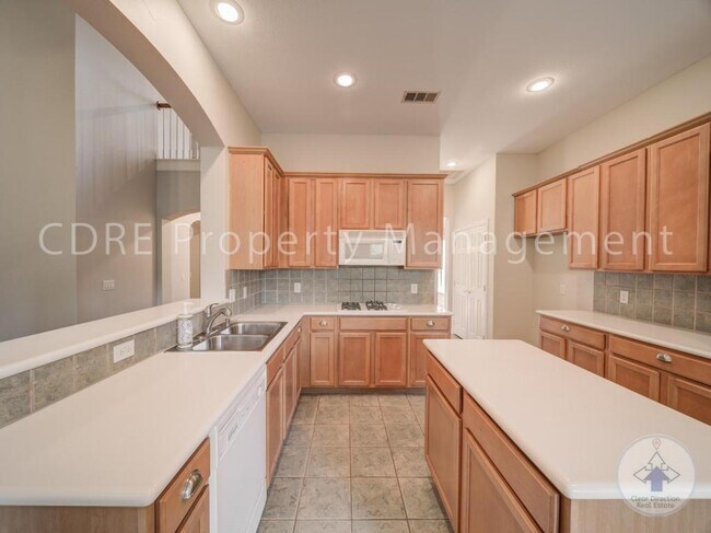 Building Photo - 520 Arcadia Dr