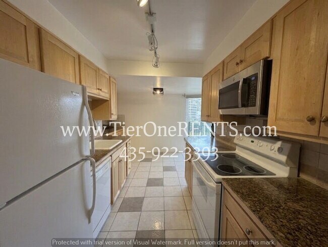 Building Photo - This property offers a NO DEPOSIT option available for qualified renters