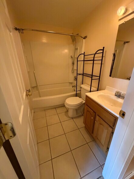 Bathroom #2 - 28 Hermitage Ln
