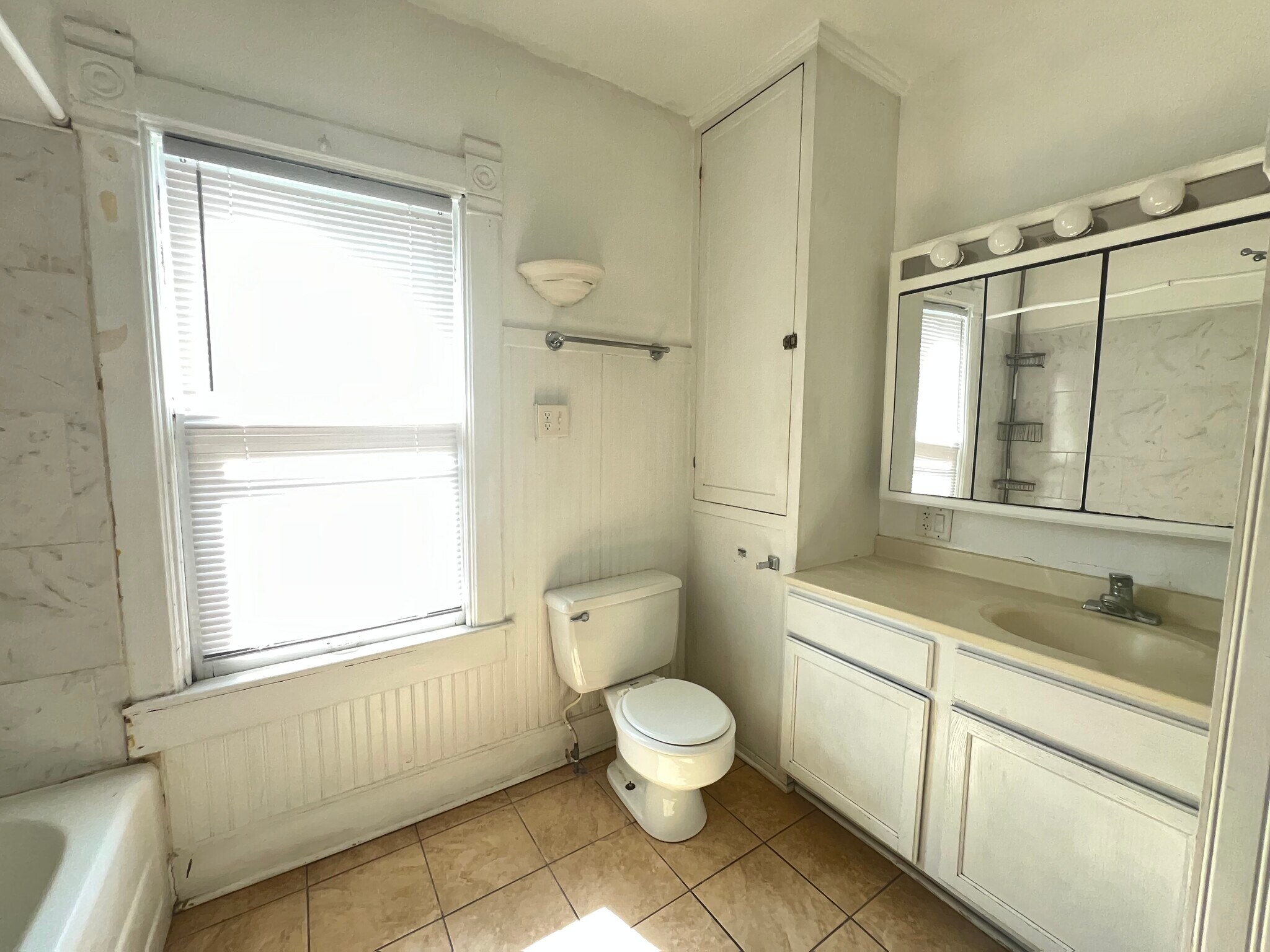 Bathroom - 1403 W Barker Ave