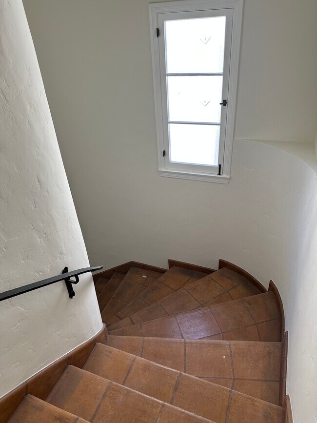 Entrance - 148 S Orange Dr