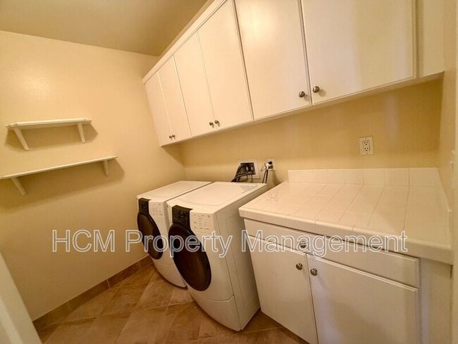 Building Photo - 114 Tearose