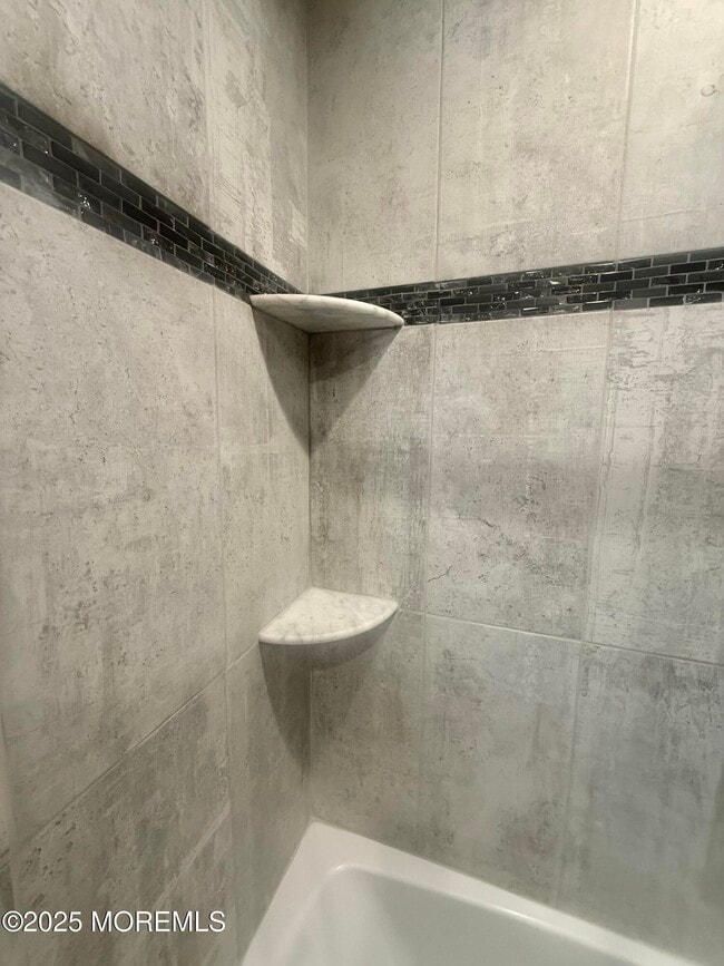 Building Photo - 117 Greymoor Rd