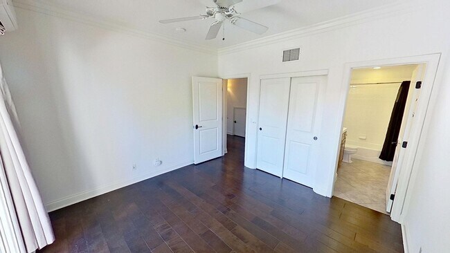 Building Photo - Spacious 2-bedroom/2.5-bathroom Townhouse- In the heart of the Funk Zone