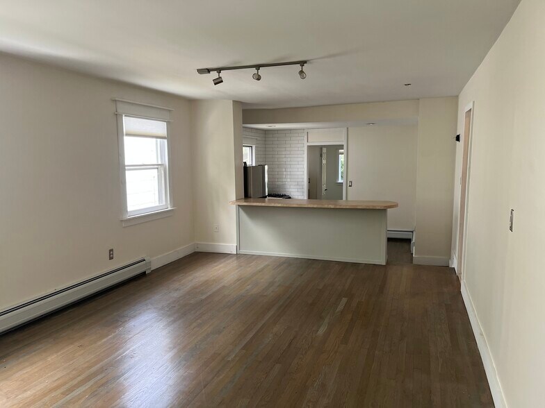 Building Photo - 963 Bard Ave