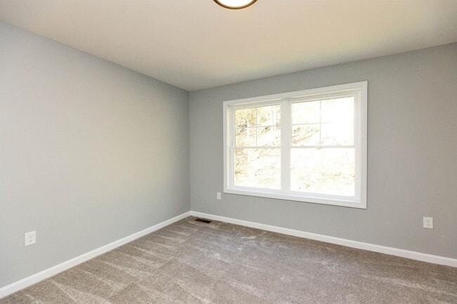 Building Photo - 231 Putnam Hill Rd