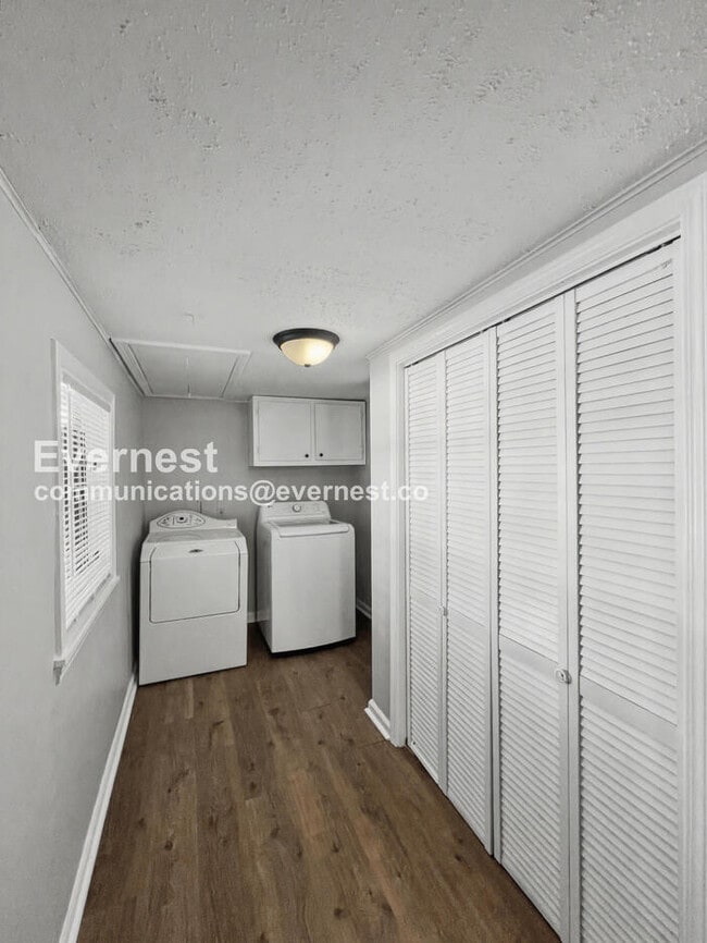 Building Photo - 3484 Naylor Dr