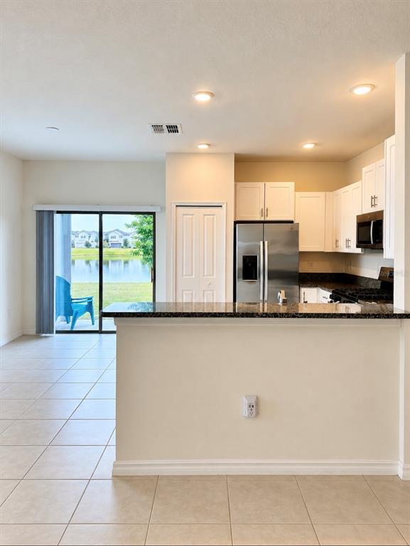 Building Photo - 8212 Crescent Oaks Dr