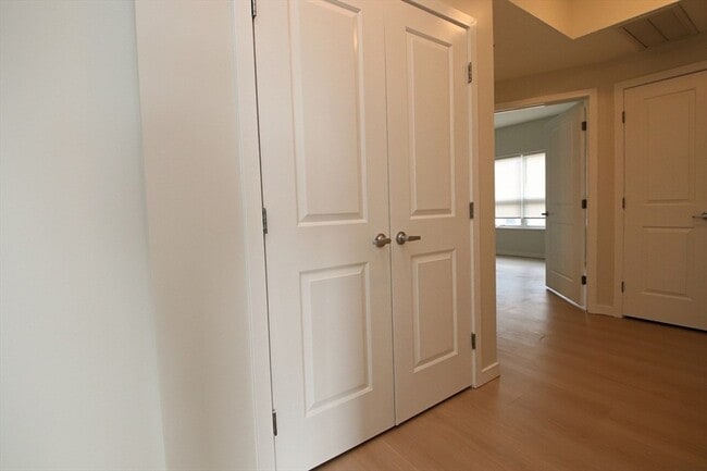 Building Photo - 175 Cottage St