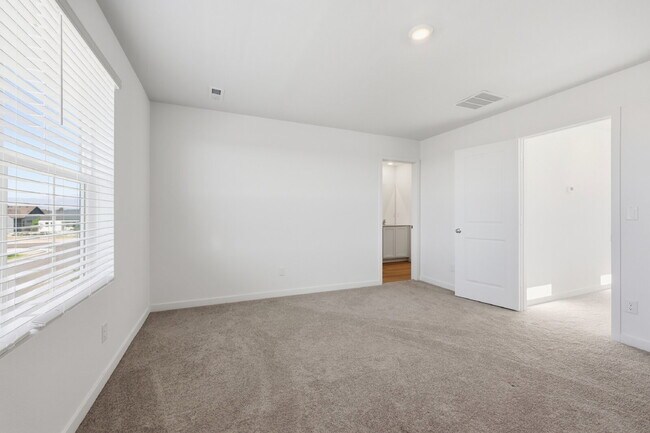 Building Photo - $2,395.95, 3 bed, 2.5 bath located in Colorado Springs with a washer and dryer.