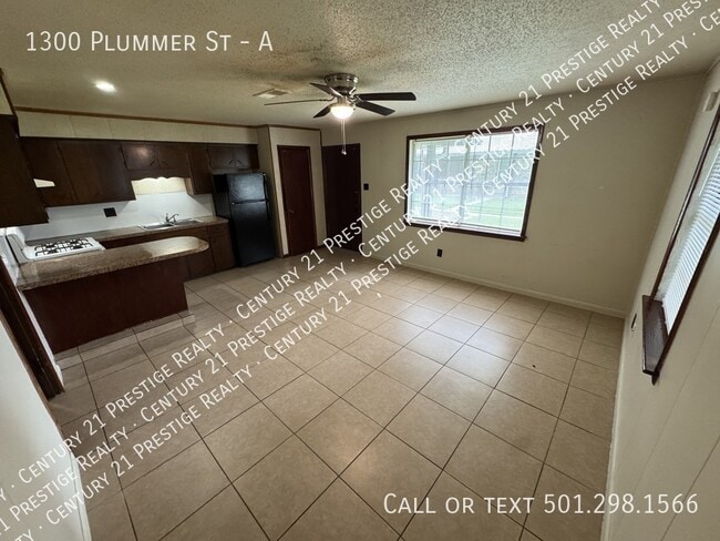 Building Photo - 1300 Plummer St