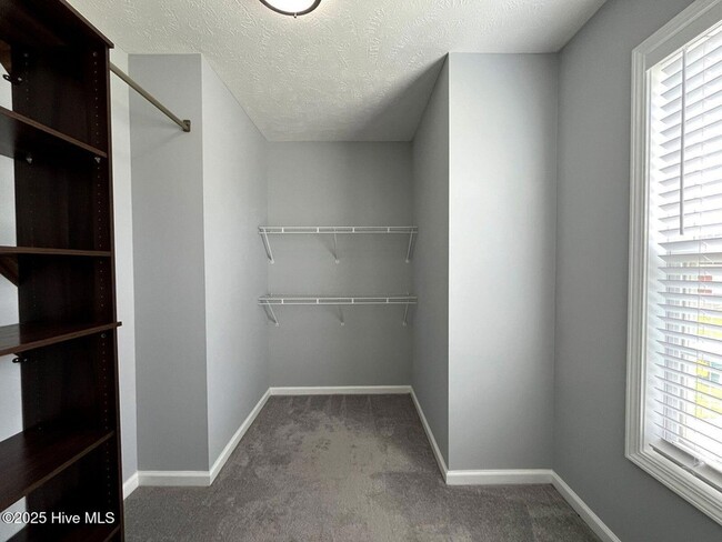 Building Photo - 1508 Thoroughbred Trail