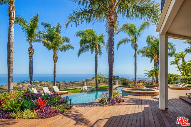 Building Photo - 5868 Zumirez Dr