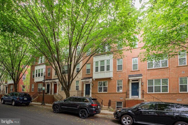 Building Photo - 2501 Sayles Pl SE