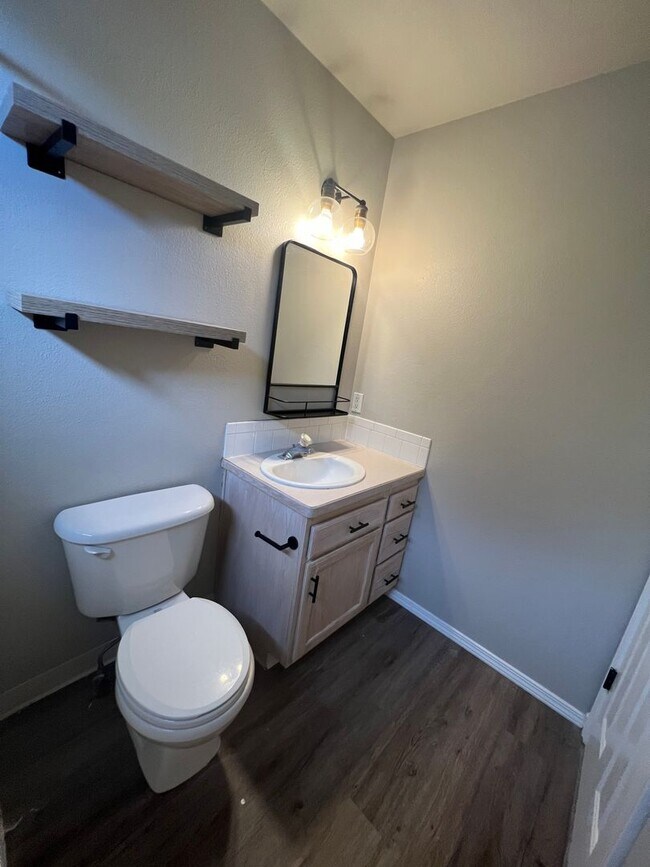 Building Photo - 4 Bedroom 2 Bath Home in Northwest Boise available soon!