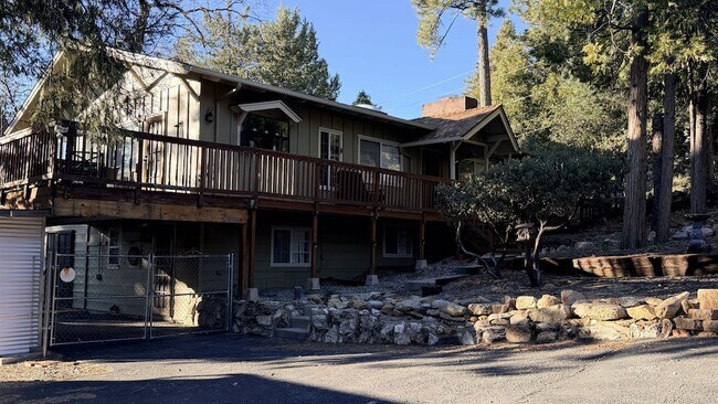 Building Photo - 26523 Pine Ave