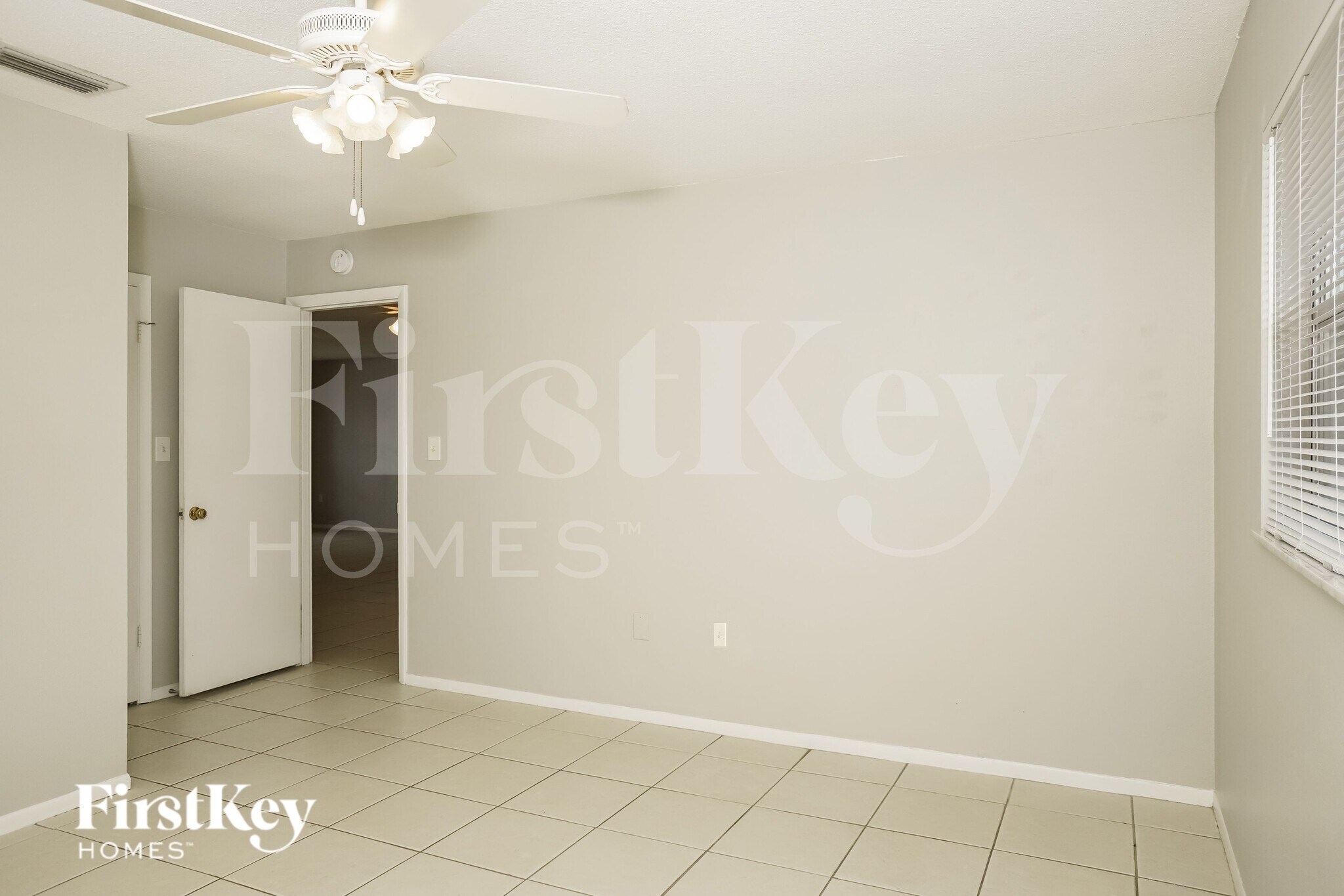 Building Photo - 3109 22nd Ave W