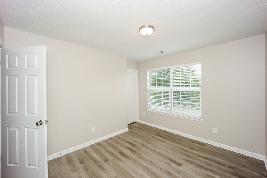 Building Photo - 2534 Walter Way